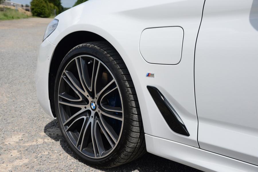 Колеса BMW 530e M Sport (G30) 2017 года  (UK) (фото 11 из 40)